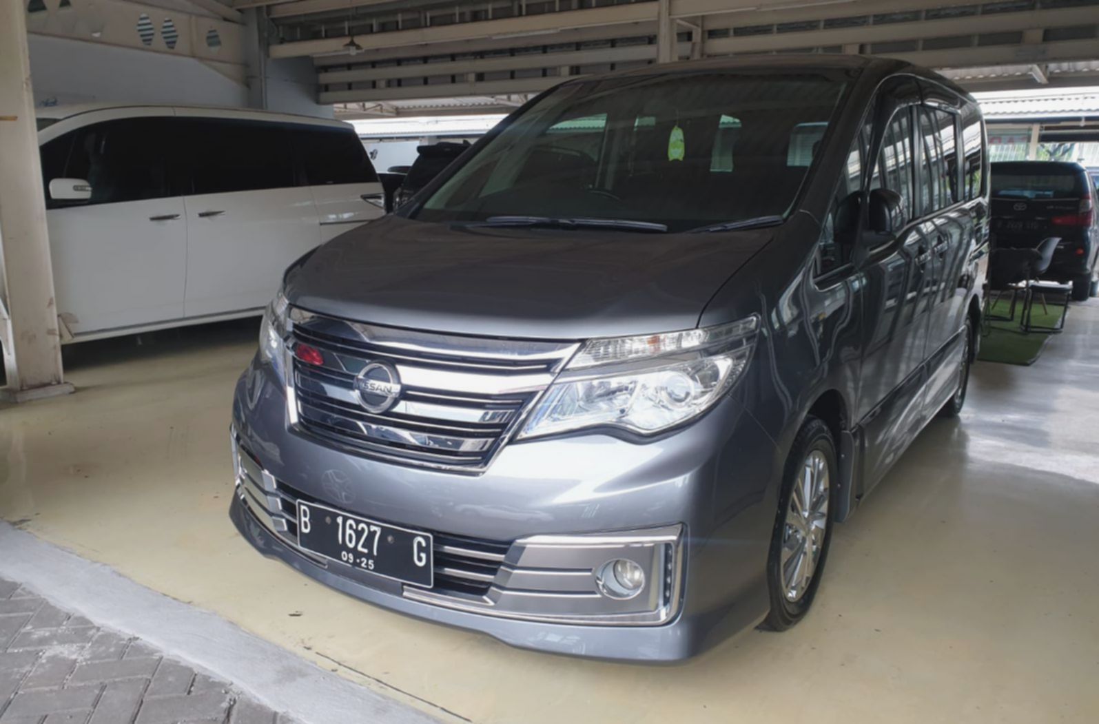 Nissan Serena 2016 Bekas: Harga Terjangkau, Mobil Keluarga Idaman!