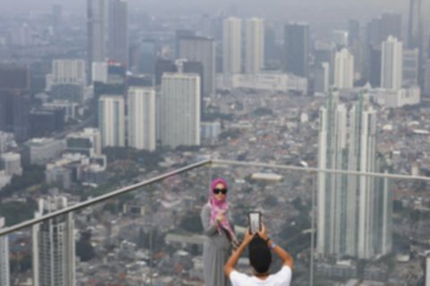 Jakarta dari Langit: Foto Panorama 360° Ketinggian 385 Meter!
