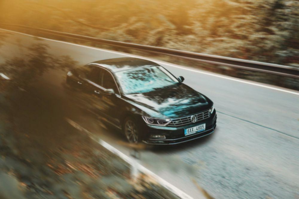 4 Cara Menggunakan Cruise Control Saat Mengemudikan Mobil