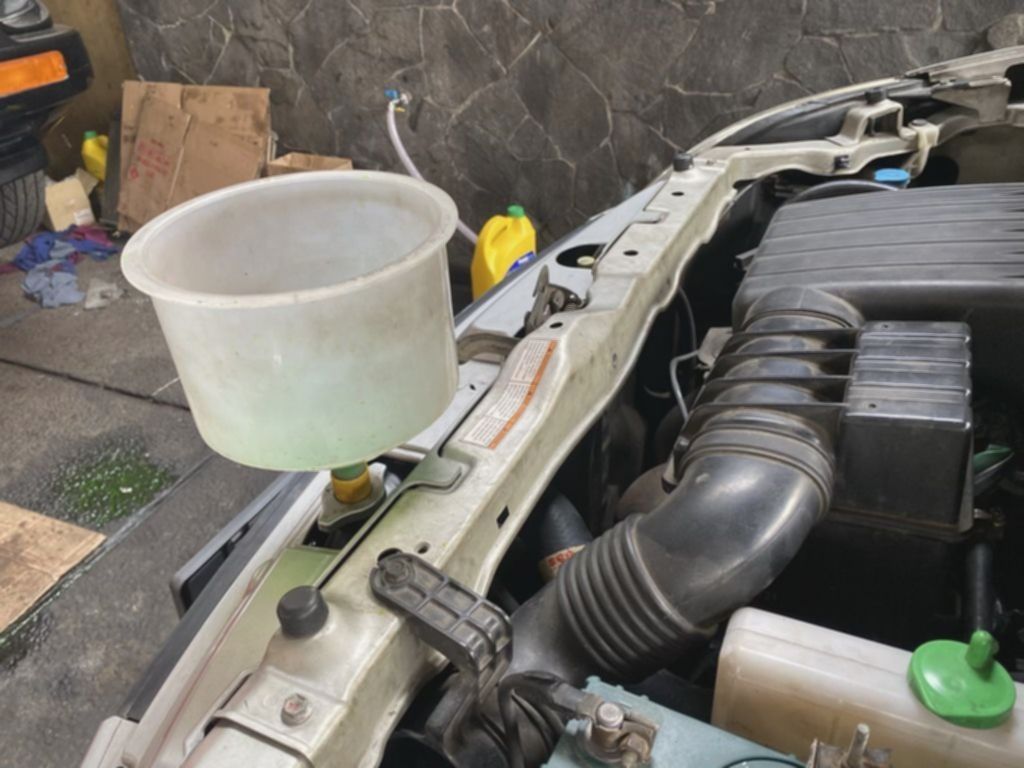 Air Radiator Mobil Bekas Cepat Habis? Ini Penyebab & Solusinya!