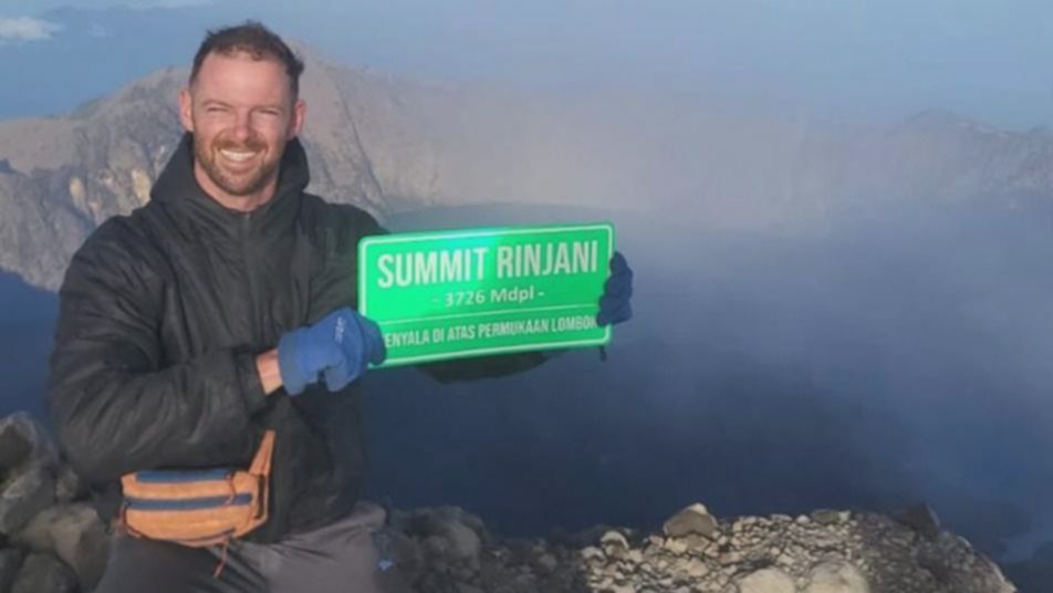 Pendaki Irlandia Hampir Tewas di Gunung Rinjani: Kisah Nyata