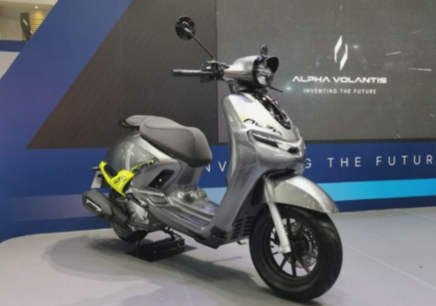 Usung Tech Wear Graphic, Motor Baru Horizon 300 ABS 2025 Lebih Murah dari Yamaha XMAX